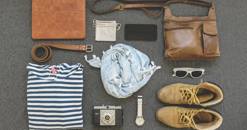 Les accessoires : ce qui mérite sa place (et ce qui ne la mérite pas)